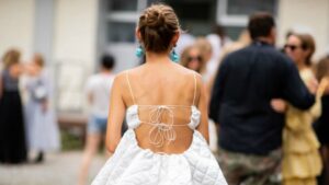 10 elegantnih belih haljina koje dodajemo našoj letnjoj garderobi