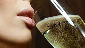 4 razloga zašto treba piti šampanjac