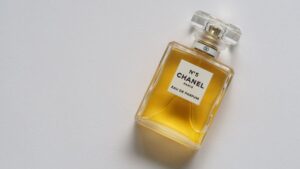 8 zavodljivih parfema na koje želimo da mirišemo ovog proleća