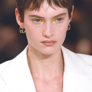 Make up trend alert: Neutralna šminka sa akcentom žuto-zlatne nijanse