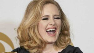 Adele je svoj rođendan proslavila mini haljinom – jer se takve noge ne mogu sakriti