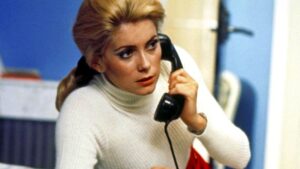 Bezvremenska lepota Catherine Deneuve i u osmoj deceniji