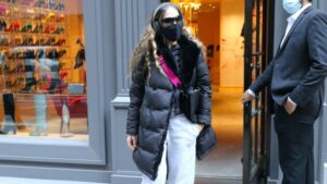 Cipele sa kristalima i trenerka: novi look Sarah Jessica Parker u Njujorku