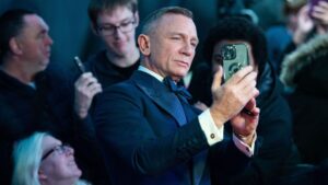 Daniel Craig od britanske krune primio isti viteški i vojni čin kao njegov lik Bond u kultnom filmu