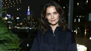 Katie Holmes pokazuje kako da na najbolji način nosite duboke čizme