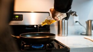 Fact check: Da li je maslinovo ulje prženjem zaista postaje štetno po zdravlje?