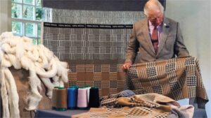 Fondacija princa Charlesa objavila je limitiranu kolekciju šalova od jedinstvene vune