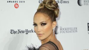 Glavna modna vest sa razlogom: : Jennifer Lopez u nestvarnoj Elie Saab haljini
