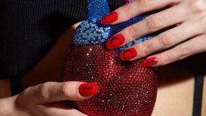 Gucci ponovo dovodi do izražaja nail art sa logotipom