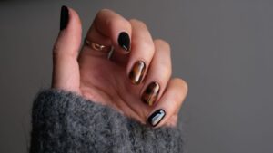 8 jesenjih boja lakova za nokte koje će ispratiti svaki outfit