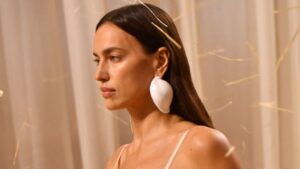 Zvezda poslednje Jacquemus revije bila je Irina Shayk, ali su svi gledali u specijalnu gošću