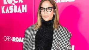 Jennifer Lopez se kladi na pied-de-poule