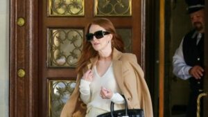 Kako da sa 60 izgledate kao da imate 30 demonstrira Julianne Moore ovim chic stajlingom