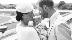 Kako su Meghan Markle, princ Harry i kraljica čestitali Archieju drugi rođendan