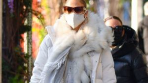 Luksuzno ležerni stajling Jennifer Lopez