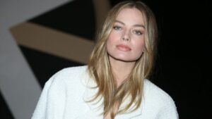 Odvažno u belom: Chanel outfit koji samo Margot Robbie može da iznese