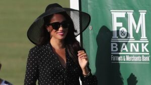 Like a lady! Meghan Markle outfitom kanalisala unutrašnju Audrey Hepburn