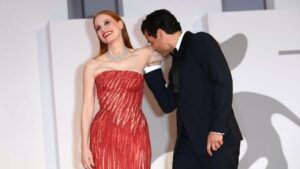 Misterija rešena: Jessica Chastain otkrila značenje senzualnog poljupca sa Oscarom Isaacom