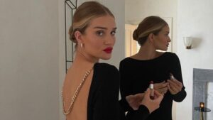 Beauty esencija: Rosie Huntington-Whiteley otkriva 5 ključnih rituala za instant svež izgled