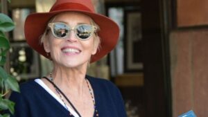 Išaran džins + kožne čizme? Sharon Stone u nedopustivoj stilskoj kombinaciji