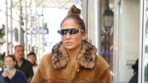 Jennifer Lopez dominira ulicama Njujorka u krznenom statement kaputu