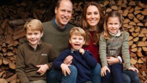 Porodične fotografije: kraljevska porodica podelila je božićne čestitke