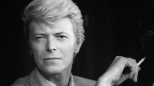 Priča koja se krije iza odela Davida Bowiea iz spota za pesmu Ashes to Ashes