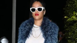 Rihanna je promenila imidž: pevačica je pokazala novu odvažnu frizuru i vintage kaput Dior