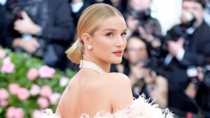 Rosie Huntington-Whiteley lansira sopstveni beauty brend