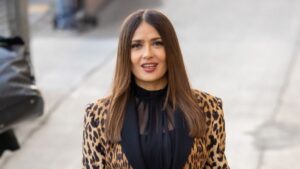 Salma Hayek u leopard Elie Saab blejzeru donosi vajb 70-tih