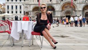 Sharon Stone u luksuznom Dolce Gabanna izdanju izazvala ovacije u Veneciji