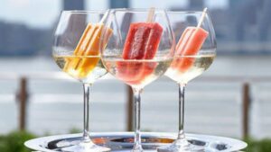 Sladoled na štapiću sa alkoholom: 3 recepta za vrhunski letnji užitak