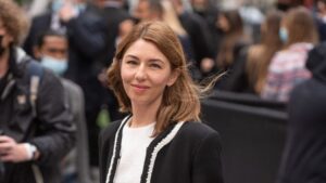 Sofia Coppola otkrila sa kojom Chanel tašnom se vratila u društvo!