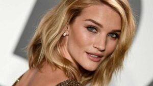 Šta Rosie Huntington-Whiteley sluša