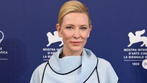 Style Icon: Futuristička elegancija Cate Blanchett na venecijanskom crvenom tepihu