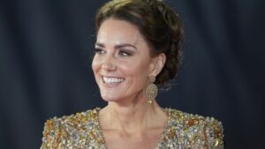 Ultimativna Bond devojka: Kate Middleton ukrala svu pažnju na premijeri filma “No Time To Die”