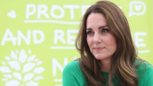 Vojvotkinja ukazuje na osvežavajuću moć zelene: Stilska lekcija Kate Middleton u Erdem kaputu
