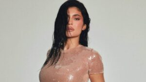 Wet lips: Kylie Jenner diže ulog sjajevima za usne