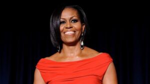 Zlatni nakit Michelle Obame "Vote" postao je viralan