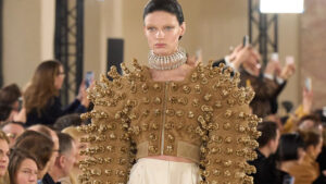 Paris Haute Couture Week: Sciaparelli se vraća u budućnost