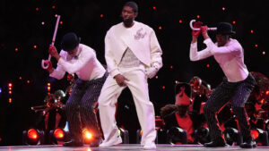 Usher zapalio stadion Super Bowl-a svojim outfitima