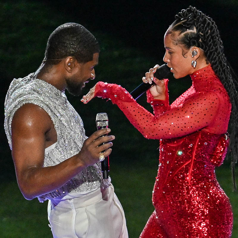 Usher zapalio stadion Super Bowl-a svojim outfitima