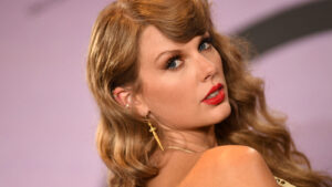 Taylor Swift je u ponoć izbacila dva nova albuma