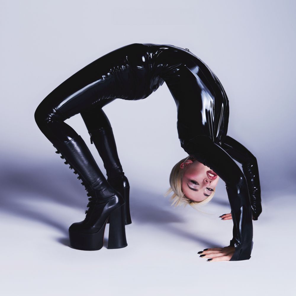 ava max