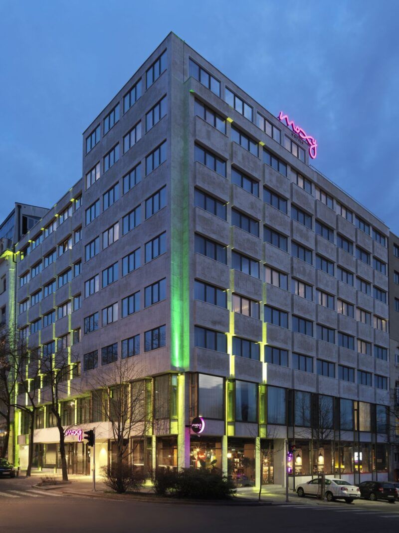 Hotel Moxy Belgrade: Kreativan enterijer i zabavna atmosfera