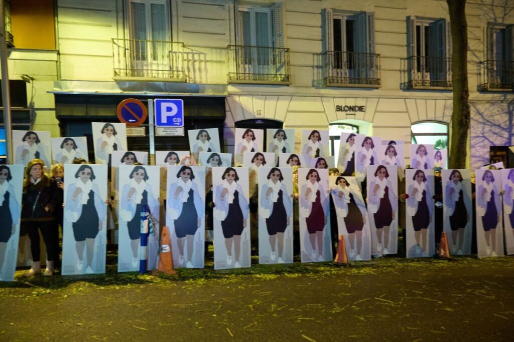 Šta Gisele Pelicot znači za svet?
Njena hrabrost nije samo lična — ona je postala kolektivna
protest zena i poruke podrške