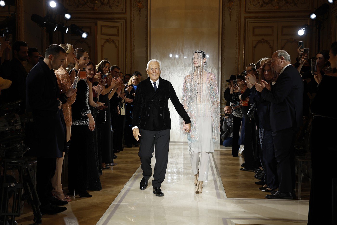 Paris Haute Couture Fashion Week pratimo najbolje modne revije giorgio armani prive