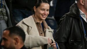 Adriana Lima nosi bomber jaknu Bataković Belgrade