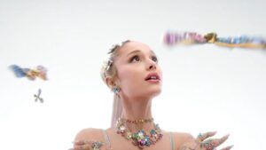 Ariana Grande u retro izdanju za Swarovski