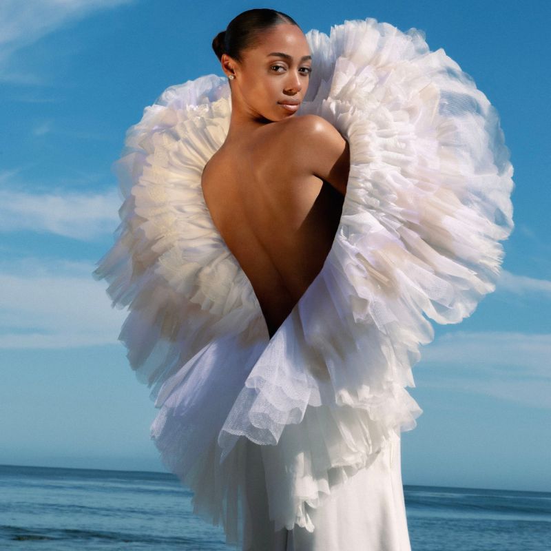 Bella Harris: Divine Beauty